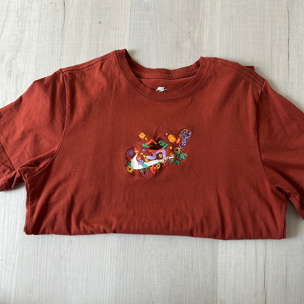 Short Sleeve Nike Tee